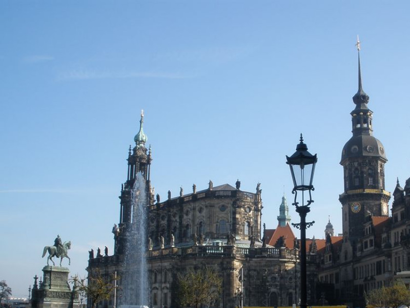 Budovy na Divadelním náměstí