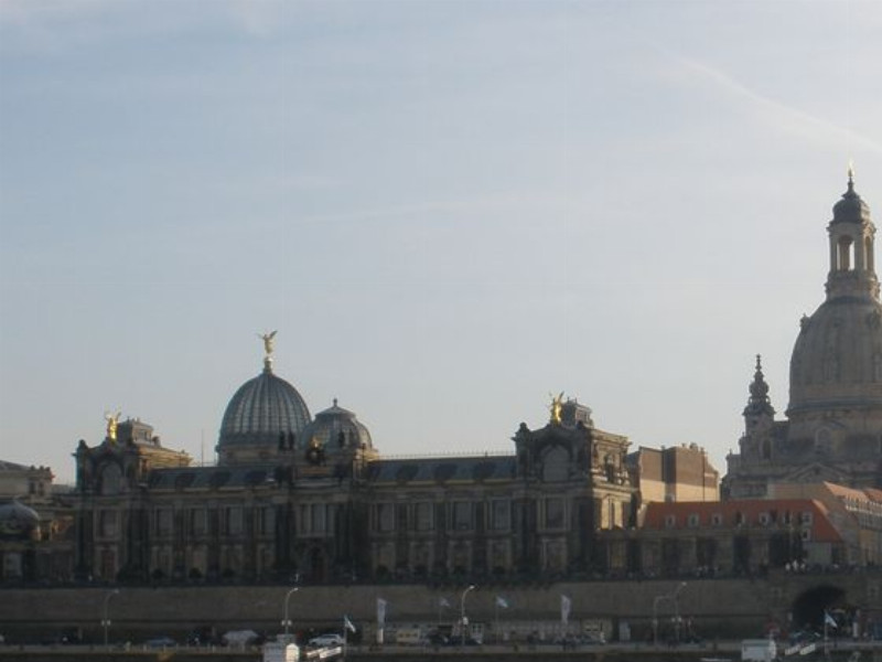 Kostel Frauenkirche od řeky