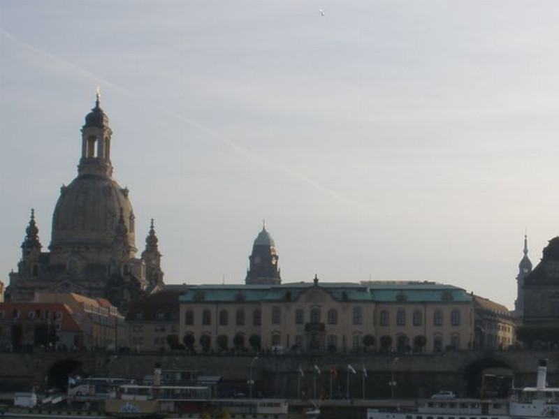 Akademie vývarných umění od řeky