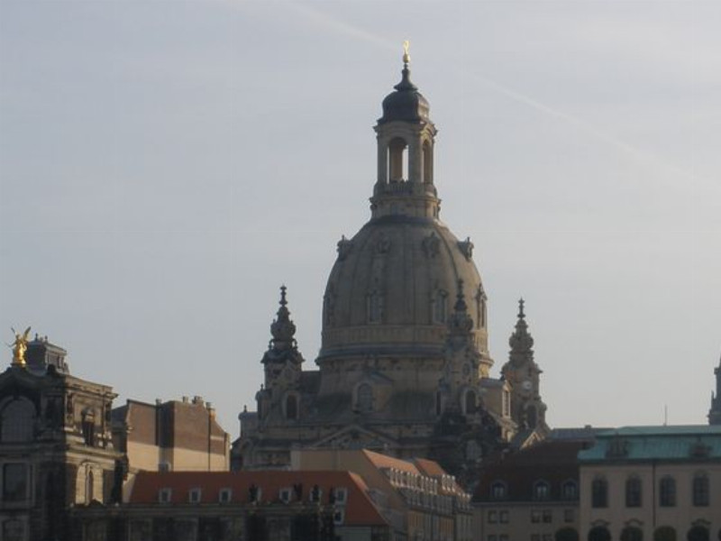 Kostel Frauenkirche od řeky.